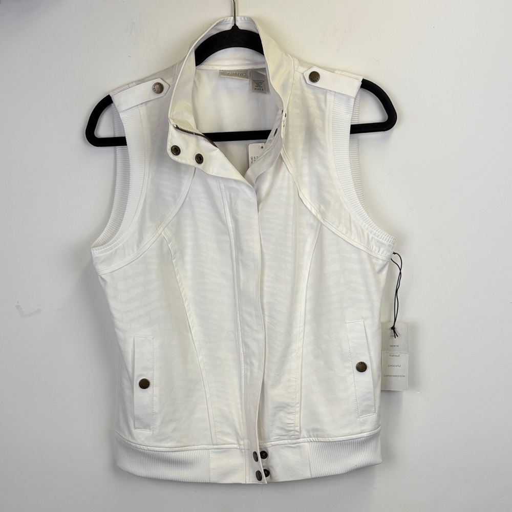 Chico's Zenergy Emily Embossed Optic White Vest/ Size small